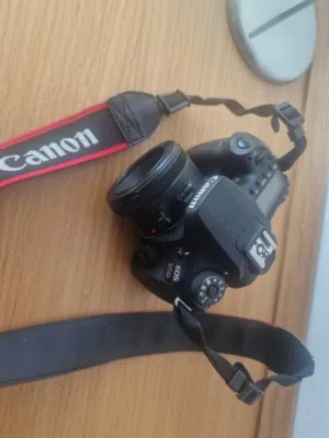 canon 90D-camera