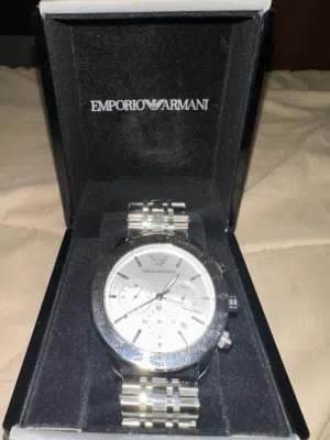 للبيع ساعة Emporio Armani رجالية أصلية غير مستخدمة