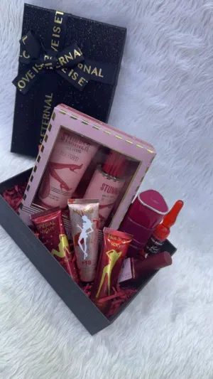 بوكس ... دلع وأناقة بتفاصيلها لأن لحظات جميلة واهتمام صادق، اخترنا لك بوكس أنثوي يفرح القلب