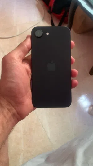 Apple iPhone 16e 128 GB in Zarqa