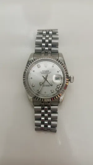 مجموعة ساعات أصلية ومستعملة للبيع