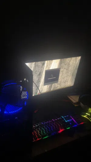 للبيع بي سي