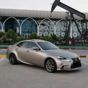 للبيع لكسز is 250F sport