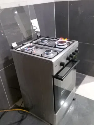 للبيع فرن بوتاجاز كامل بحاله ممتازه جدا ماركه ونسه اشعال ذاتي