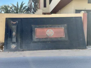 باب سحاب شبه جديد مستعمل استعمال بسيط جدا