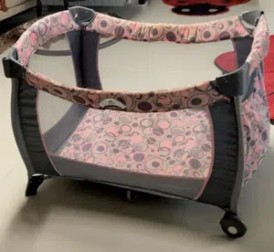 سرير أطفال يصلح ذكر وأنثى