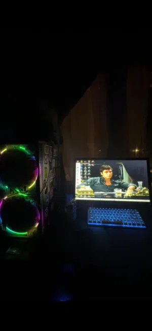 و الشاشه Pc gaming