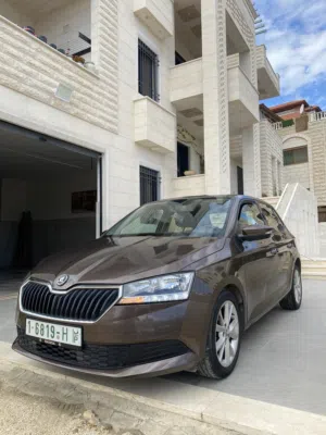 سكودا-فابيا-اوتومااتيك-داخلية-مميزة-لون-بيج-بسعر-مميز-فقط-67-الف-شيكل