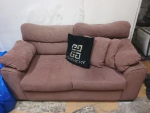 كنبة مجوزة بحالة جيدة جدا