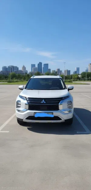 2025 Mitsubishi Outlander – GCC Specs – Like New