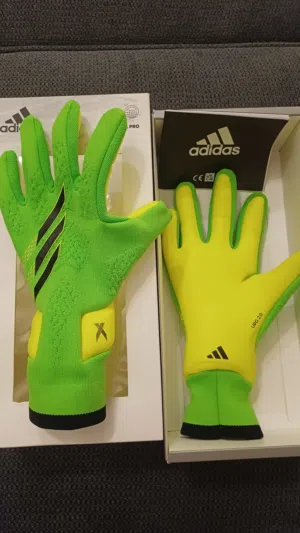 قفازات حراسة المرمى adidas X GL PRO ( أصلية 100% ) موديل احترافي يتميز بالخفة العالية و ثبات خيالي .