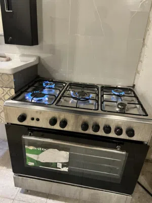 للبيع طباخ ايطالي  اصلي. شغال ميه بالميه كامل