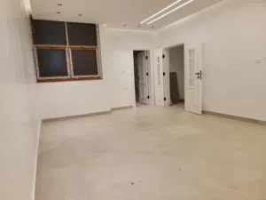 شقة تشطيب حديث للايجار فى الجرابة
