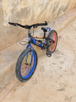 دراجه bmx الحجم 20 ربي يبارك شبه جديده او تبديل بسكوتر شاومي ونزيد الفرق