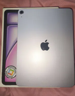 للبيع: iPad Air 11-inch (معالج M3) شبه جديد تماماً - تحت ضمان أبل الفاخر لعام 2028!