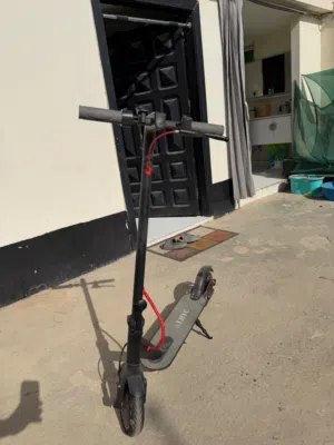 سكوتر كهربائي LHYC بحالة ممتازة وجاهز للاستخدام