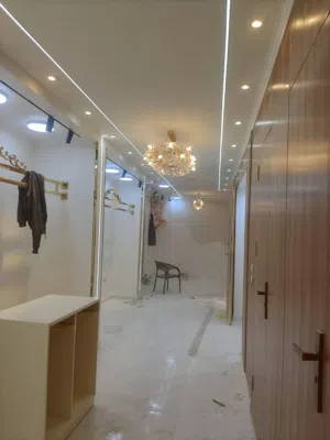 اعمال الديكور الداخلي والاصباغ الداخلية والخارجية وبديل الرخام والخشب وورق الجدران
