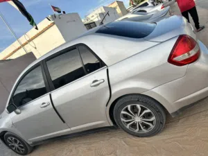 Nissan tidda 2009