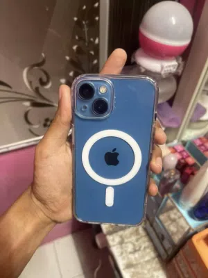 ايفون 13 مستعمل بحالة ممتازه للبيع بسعر حرق