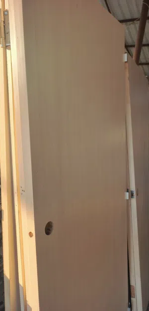 3 ابواب خشب للبيع