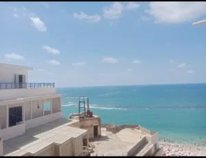 شقه تاني نمره بحر بين المندره والعصافره تري البحر رؤيه جانبيه رائعه 165 متر من المالك مباشره