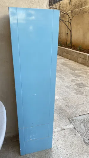 خازنة خشب مستعملة نظيف للبيع