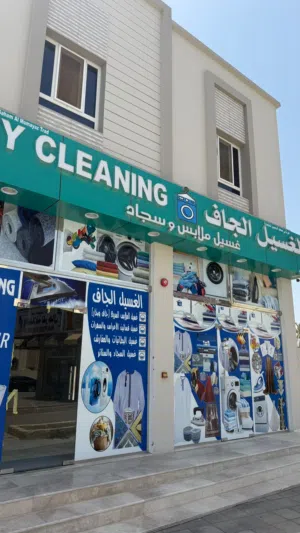 للبيع دوبي مع كامل اغراضه فيه عقد