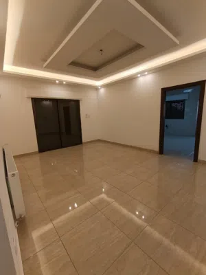 شقة لقطة طابق ارضي جديدة لم تسكن بسعر مغري مميز للبيع في الجبيهة حي المنصور