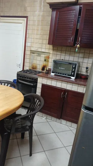 مشاركة سكن مع مهندسين مصريين متوفر أنترنت غاز فاركنك مطبخ كبير قريب من كارفور وحديقة لرياضة وشواء ال