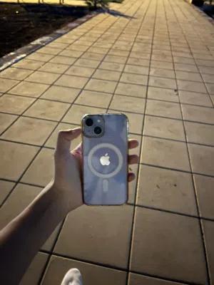 Apple iPhone 14 128 GB in Mafraq