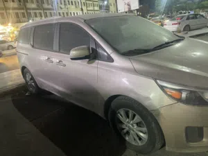Used Kia Sedona in Tripoli