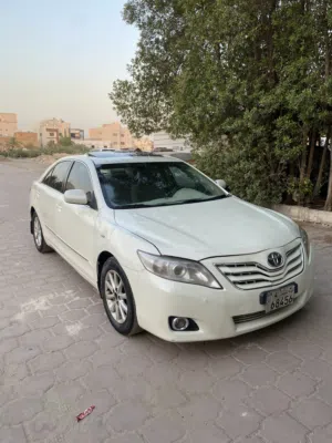 للبيع كامري مكيف ثاج اربع سلندر تواير جدد 2010