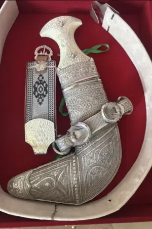 خنجر قديم للبيع