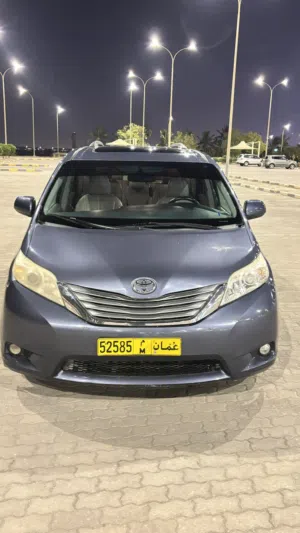 Used Toyota Sienna in Dhofar