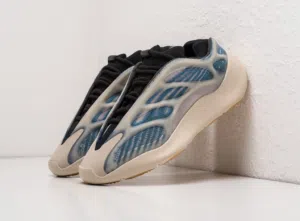 للبيع: حذاء Yeezy 700 V3 "Kyanite" - إصدار متميز (Master Copy) - مقاس 37.5