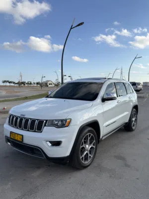 Used Jeep Grand Cherokee in Dhofar