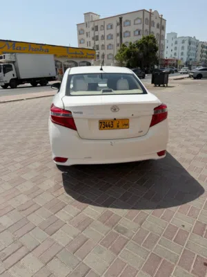 ياريس 2015 مستعمل  نظيف