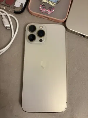 iPhone 13 Pro Max 256GB أصلي وغير مفتوح - نظيف جدًا
