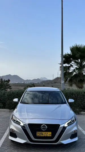 Used Nissan Altima in Al Dakhiliya
