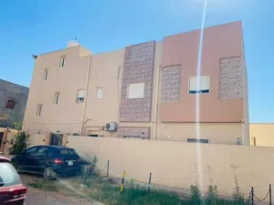 مبنى دورين مفصولات للبيع