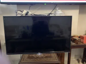 TCL LED 32 inch TV in Abu Dhabi