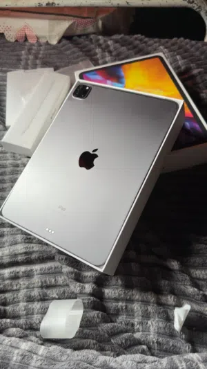 iPad Pro 11-inch (2nd generatio) بسعر حرقققق لقطه