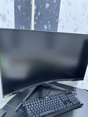 Samsung odyssey G7 Curved 240Hz