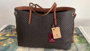 شنطة نسائية من ماركتAgner