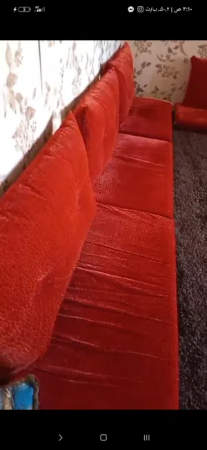 جلسه ارضيه ع اللون الاحمر مساحه 4*4