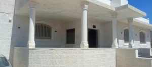 300 m2 More than 6 bedrooms Townhouse for Sale in Ramtha Romtha