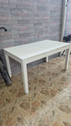 طاولة نظيفه