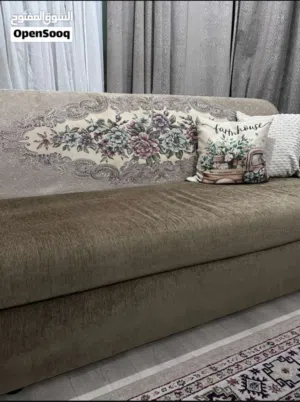 كنب بيج نظيف مستعمل خفيف بسعر 25  3قطع