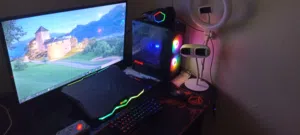 للبيع PC  بي جميع ملحقاته شامل قطعت الPiVA VD05 معاد الشاشا اقرا الوصف ومعلومات الجهاز في الصور