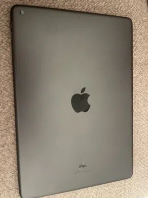Apple iPad 7 128 GB in Al Batinah